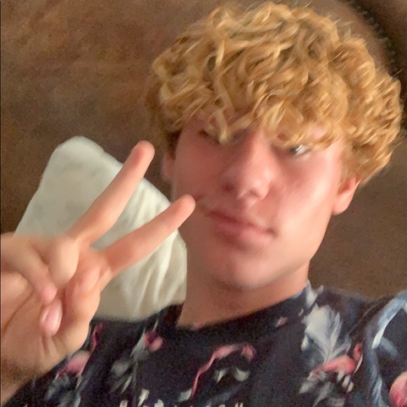 Meet your Posher, Alex - Picture 1 of 1